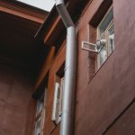 Rynny rynnom nierówne: co podbija cenę i jak kupić system, który się opłaci