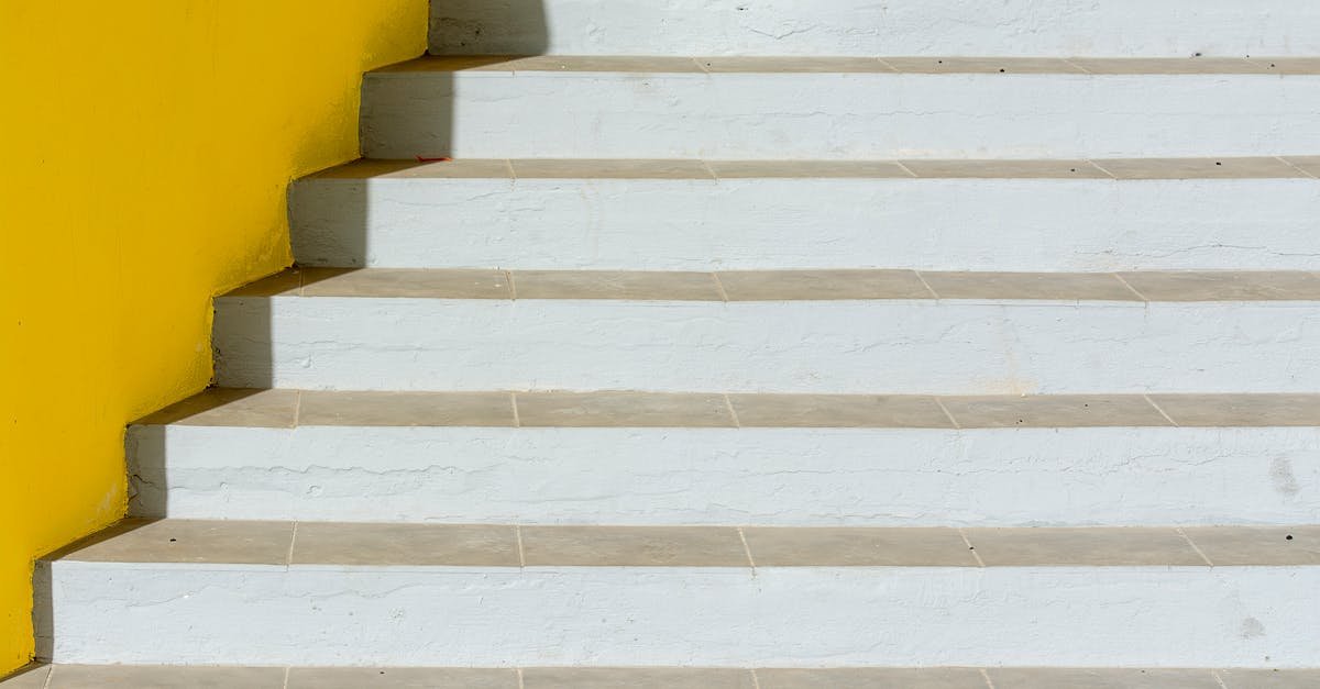 Schody, które myślą: 9 sposobów na adaptacyjne oświetlenie zwiększające bezpieczeństwo i oszczędność energii