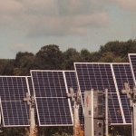 Jak wybrać systemy fotowoltaiczne off-grid? Przewodnik do energetycznej niezależności krok po kroku