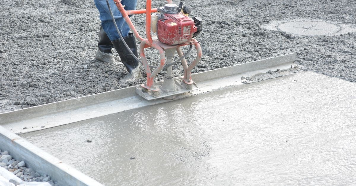 Policz to raz, a dobrze: praktyczny przewodnik po materiałach do wylewki samopoziomującej